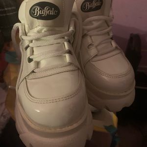 White Buffalo Shoes S36